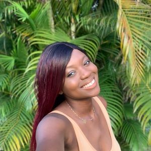 Meet your Posher, Kayla